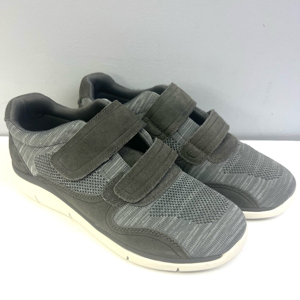 Propet- Grey, Womens Shoes- Size: 7-1/2 M (B), Pre- Owned good condition